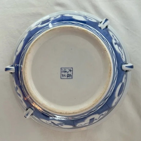 Vintage Antique Blue and White Chinese Ceramic Pot - Picture 4 of 6